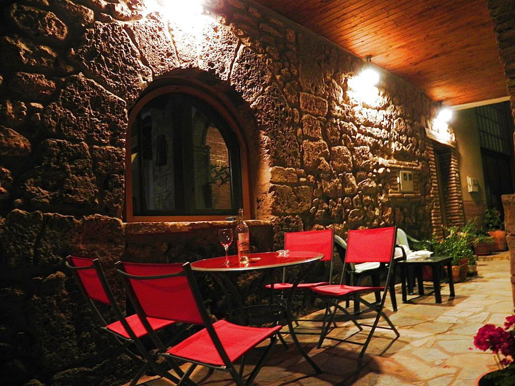 Domitila Rooms Clavijo Exterior photo